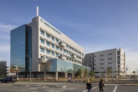 Kaiser Permanente Downey Medical Center Exterior at Night